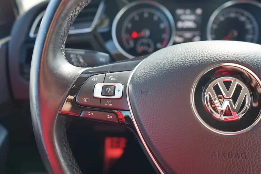 Volkswagen Touran 1.2 TSI Sound Navi Sitzheizung PDC Klimaa 10/2017-photo-23