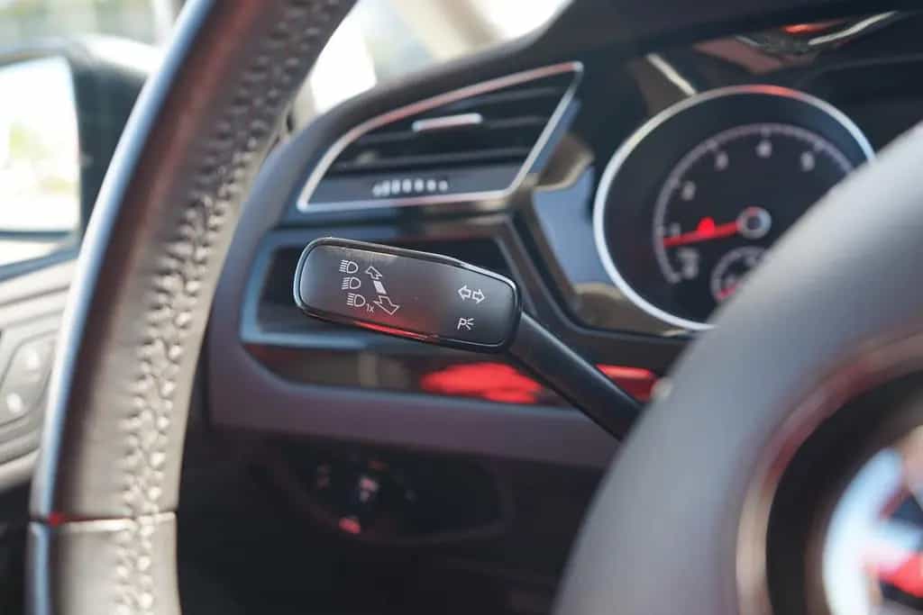 Volkswagen Touran 1.2 TSI Sound Navi Sitzheizung PDC Klimaa 10/2017-photo-24