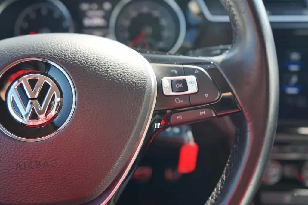 Volkswagen Touran 1.2 TSI Sound Navi Sitzheizung PDC Klimaa 10/2017-photo-26
