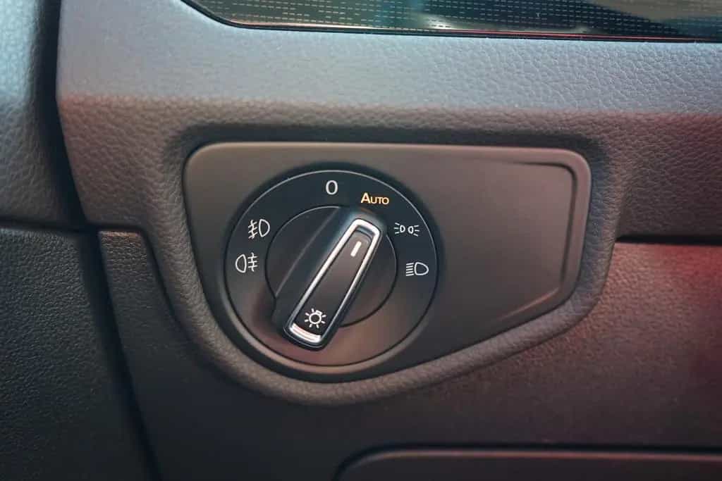 Volkswagen Touran 1.2 TSI Sound Navi Sitzheizung PDC Klimaa 10/2017-photo-29