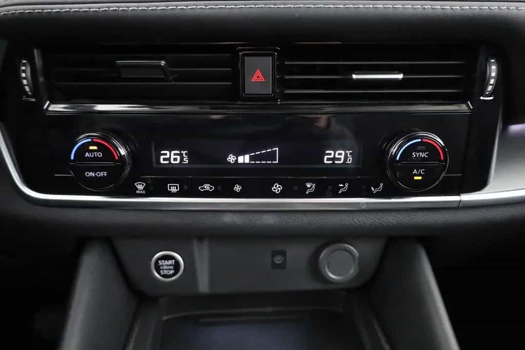 Nissan Qashqai N-Connecta 1.3 Dig-T MHEV Aut. LED ACC 03/2025-photo-11