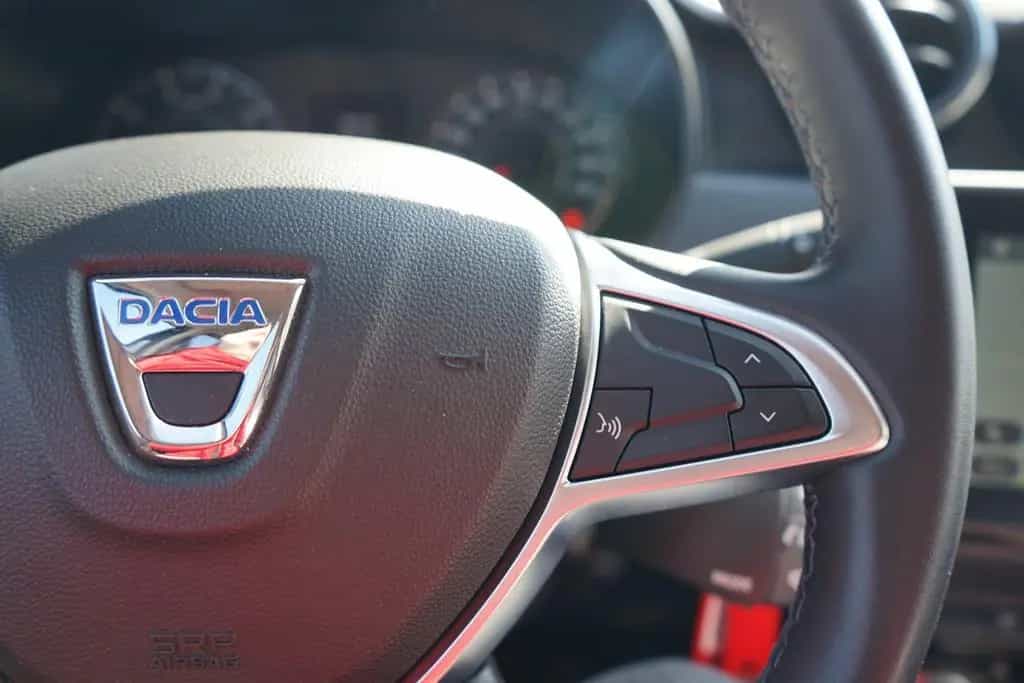 Dacia Duster II 1.3 TCE Celebration LED Navi Totwinkel 10/2021-photo-24