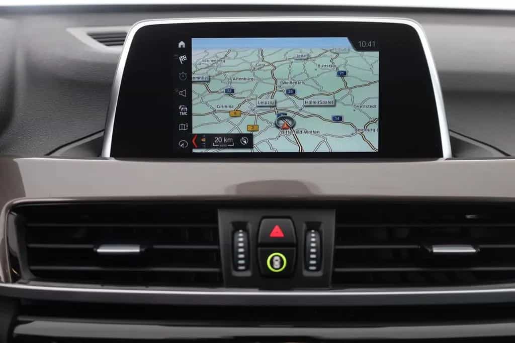 BMW X1 sDrive 18 i xLine LED Navi Leder Sitzheizung 01/2019-photo-10