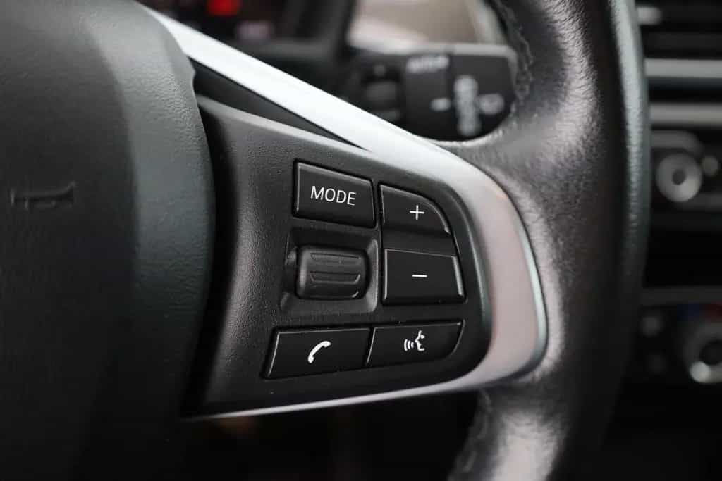 BMW X1 sDrive 18 i xLine LED Navi Leder Sitzheizung 01/2019-photo-16