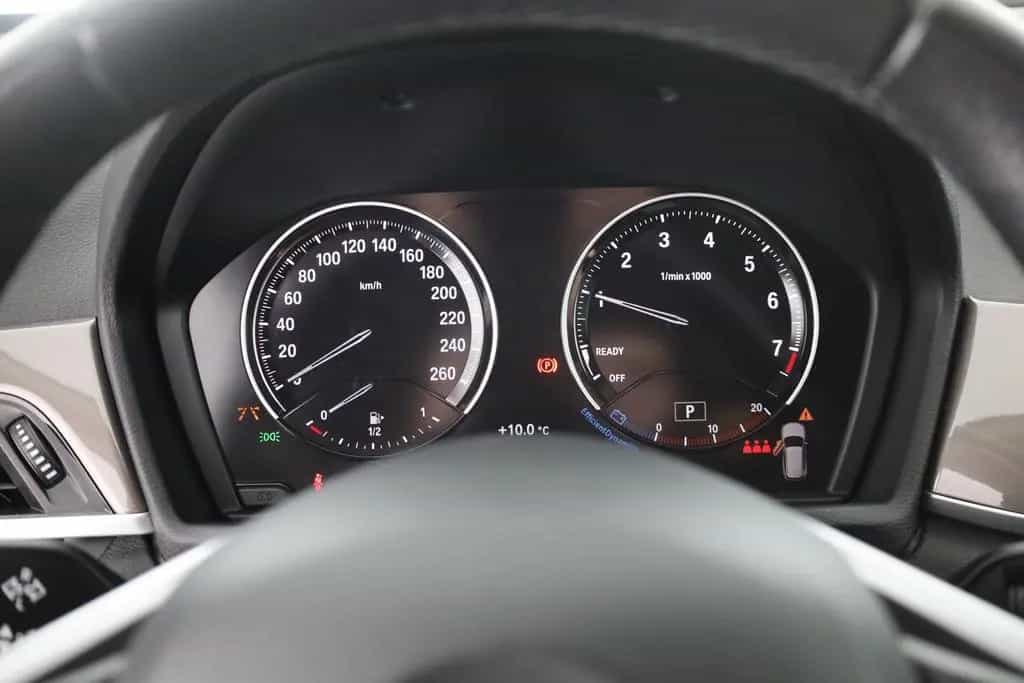 BMW X1 sDrive 18 i xLine LED Navi Leder Sitzheizung 01/2019-photo-17