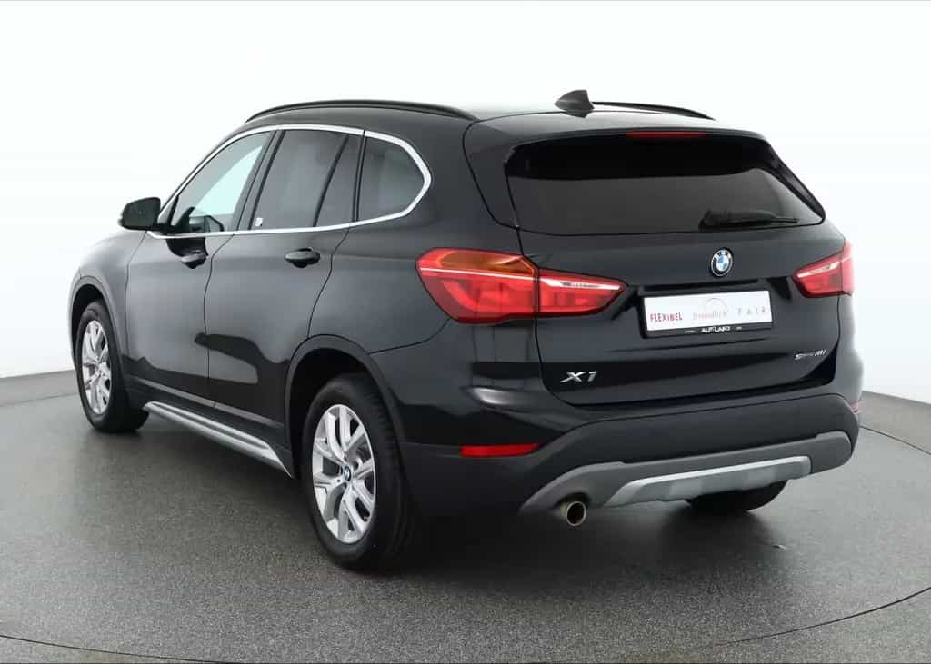 BMW X1 sDrive 18 i xLine LED Navi Leder Sitzheizung 01/2019-photo-2