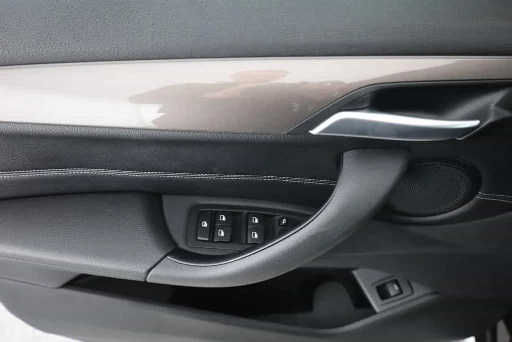 BMW X1 sDrive 18 i xLine LED Navi Leder Sitzheizung 01/2019-photo-21
