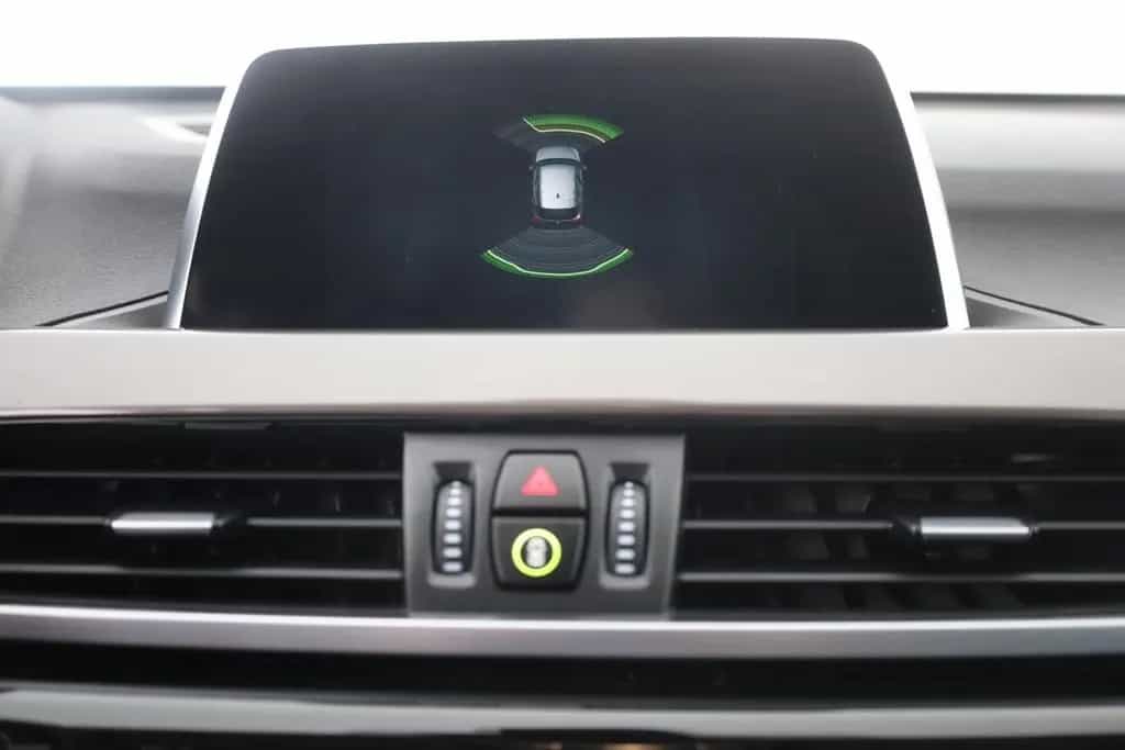 BMW X1 sDrive 18 i xLine LED Navi Leder Sitzheizung 01/2019-photo-26