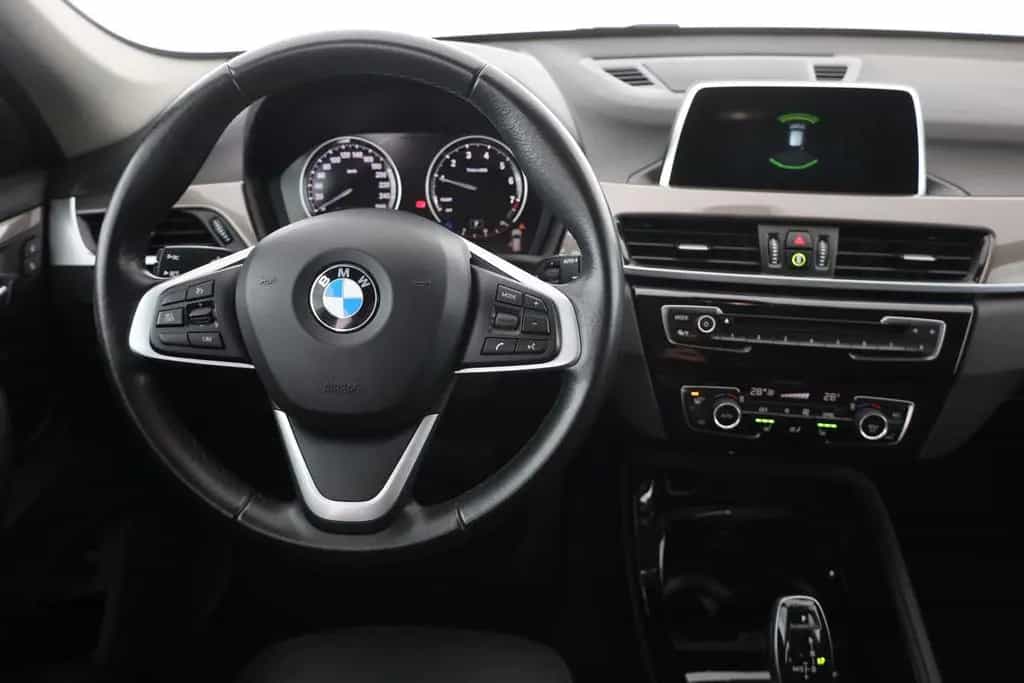 BMW X1 sDrive 18 i xLine LED Navi Leder Sitzheizung 01/2019-photo-9
