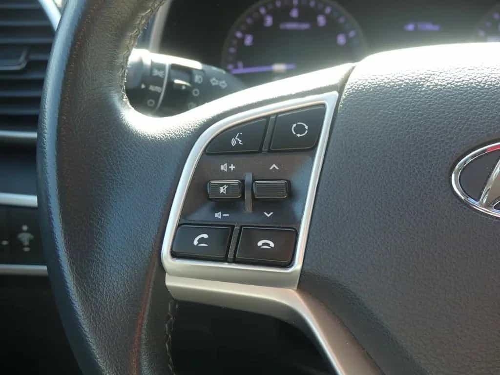 Hyundai TUCSON 1.6 GDI AAC Navi SHZ Temp Alu PDC Kam 05/2019-photo-18