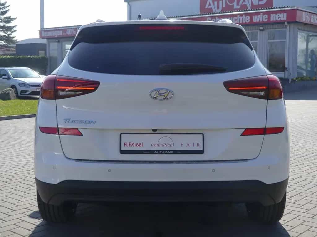 Hyundai TUCSON 1.6 GDI AAC Navi SHZ Temp Alu PDC Kam 05/2019-photo-3