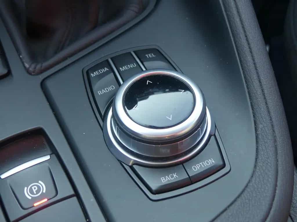 BMW X1 sDrive 18 i Sport Line 03/2016-photo-15