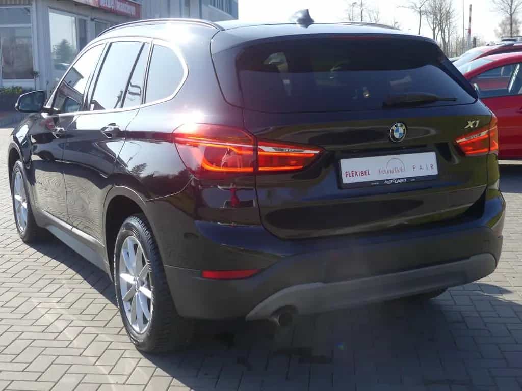 BMW X1 sDrive 18 i Sport Line 03/2016-photo-1