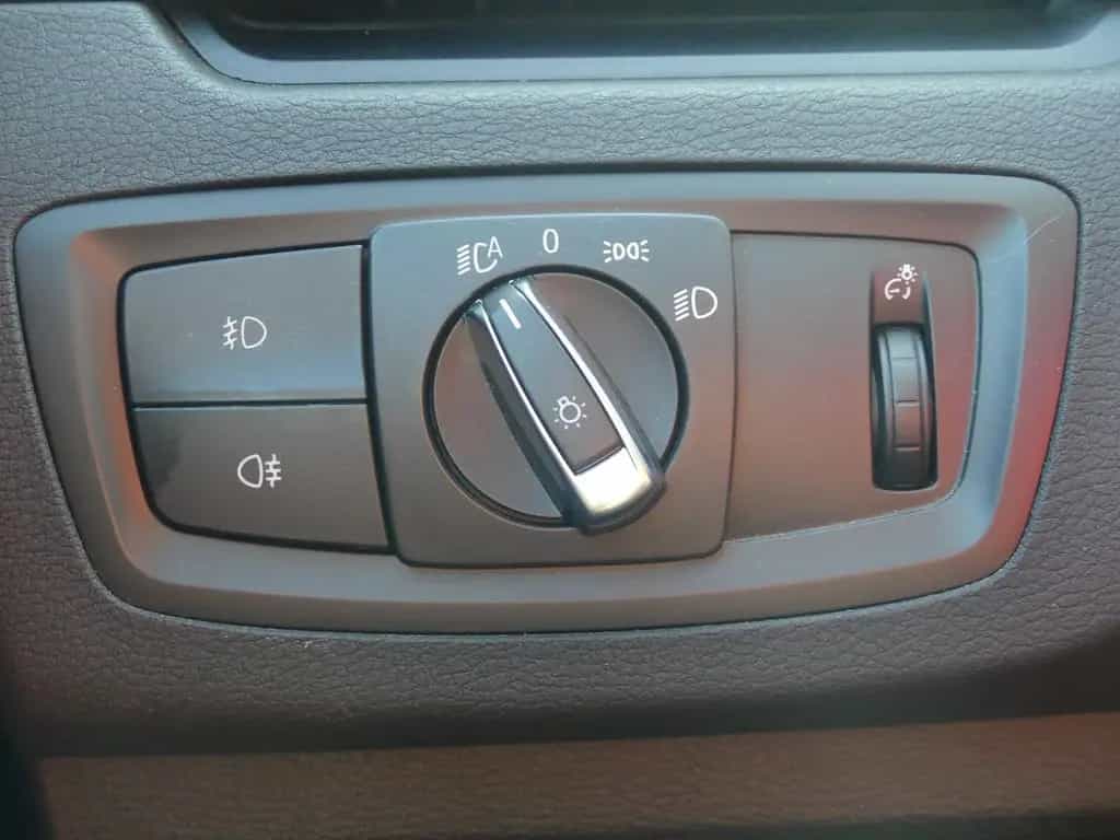 BMW X1 sDrive 18 i Sport Line 03/2016-photo-23