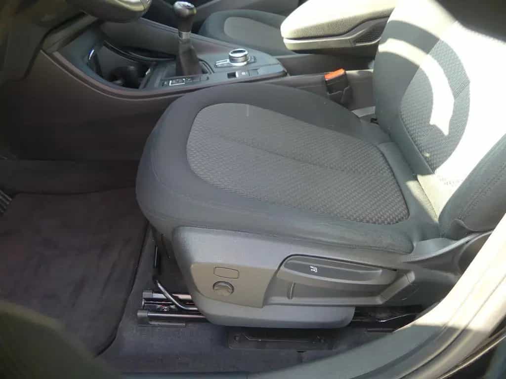 BMW X1 sDrive 18 i Sport Line 03/2016-photo-26