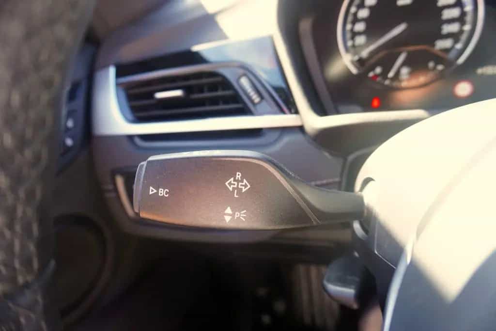 BMW X2 sDrive 18 i Advantage Plus LED Navi DAB PDC 08/2020-photo-13