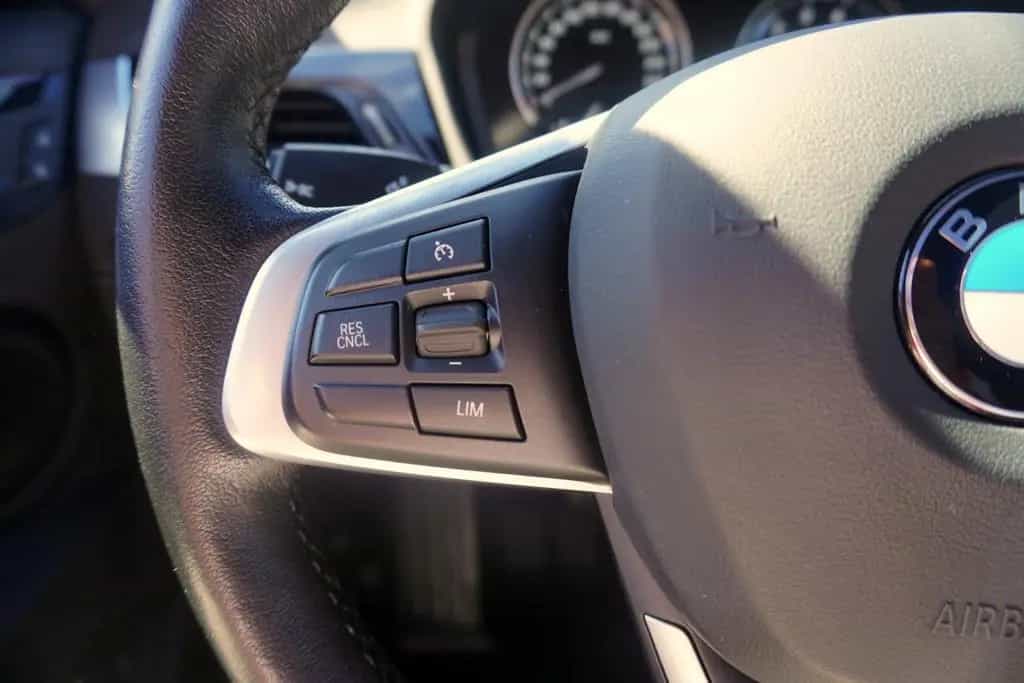 BMW X2 sDrive 18 i Advantage Plus LED Navi DAB PDC 08/2020-photo-15