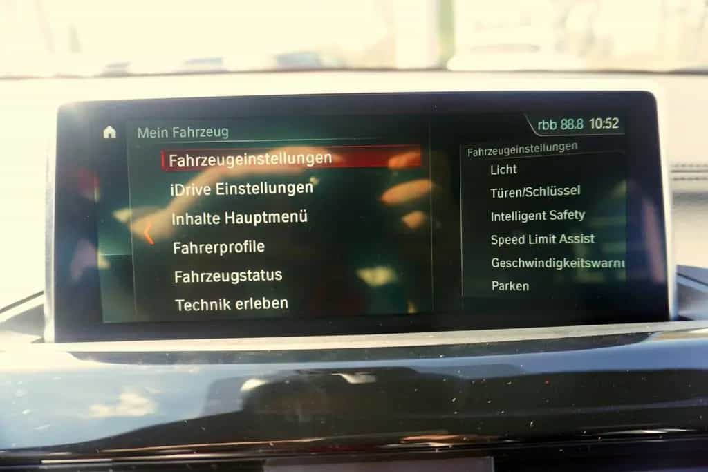 BMW X2 sDrive 18 i Advantage Plus LED Navi DAB PDC 08/2020-photo-21