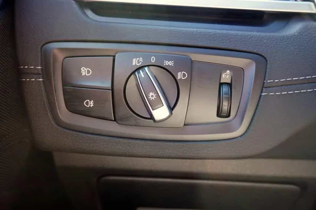 BMW X2 sDrive 18 i Advantage Plus LED Navi DAB PDC 08/2020-photo-27
