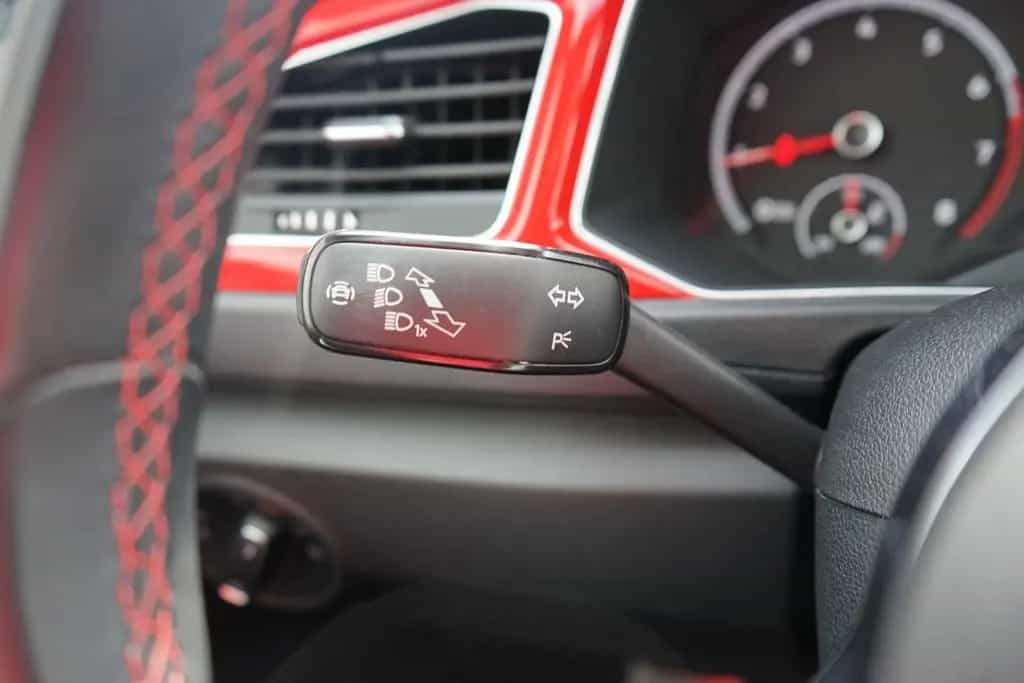 Volkswagen T-Roc 1.5  TSI Sport Sitzheizung Bluetooth PDC 01/2022-photo-17