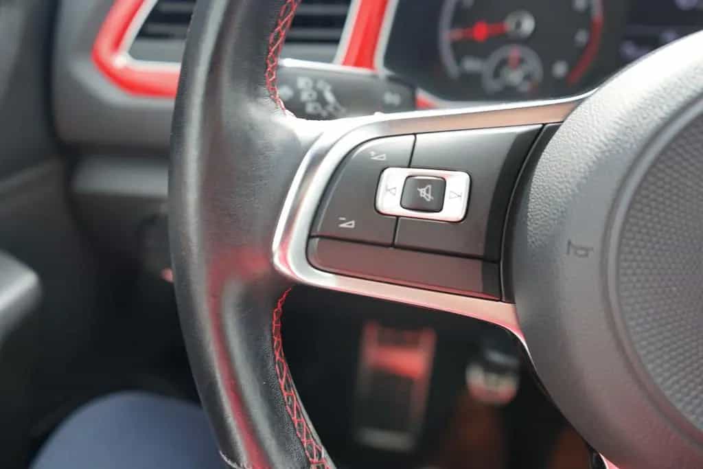 Volkswagen T-Roc 1.5  TSI Sport Sitzheizung Bluetooth PDC 01/2022-photo-18