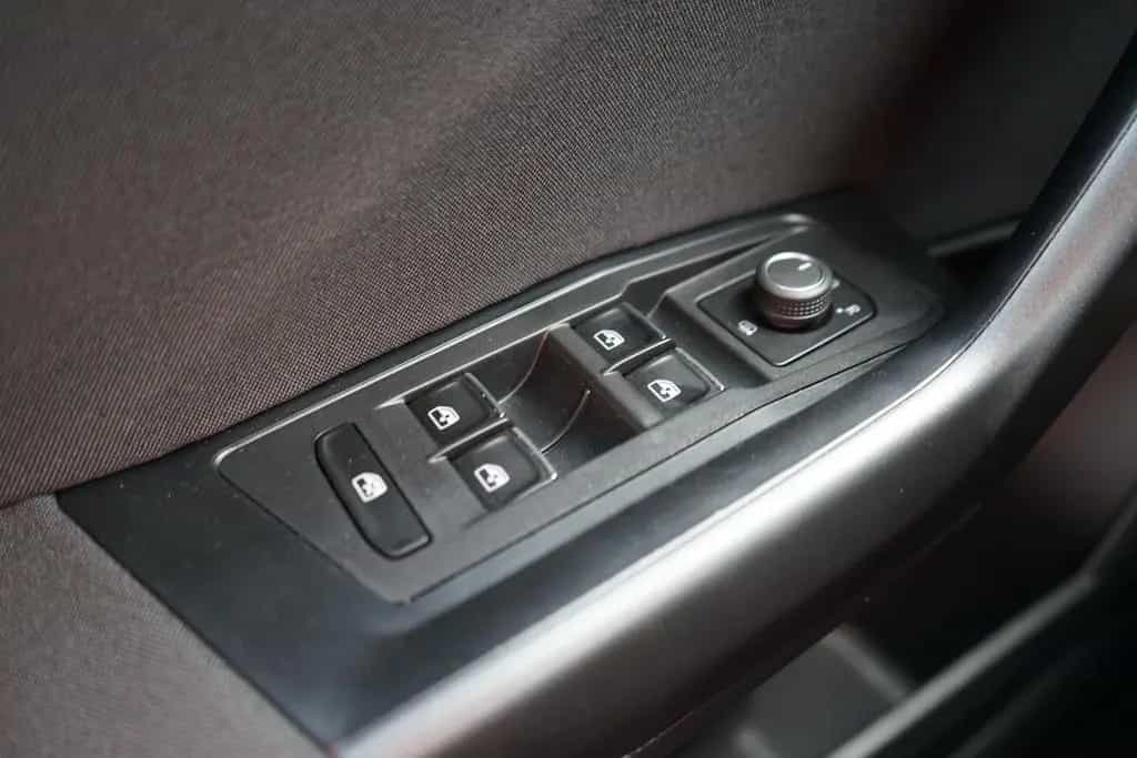 Volkswagen T-Roc 1.5  TSI Sport Sitzheizung Bluetooth PDC 01/2022-photo-25