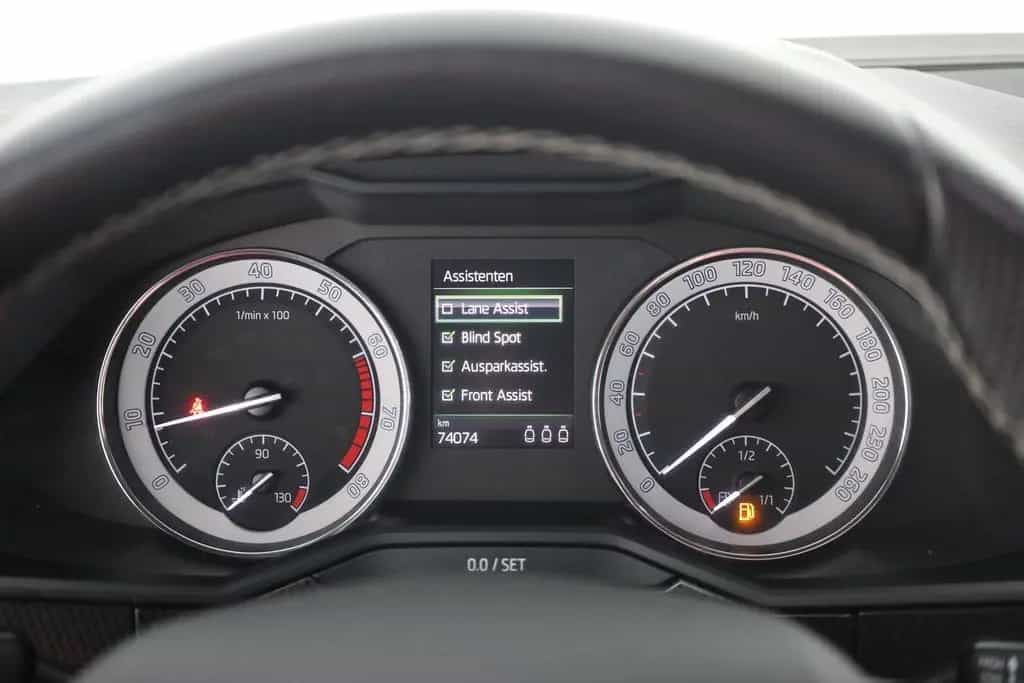 Skoda Superb Combi 1.4 TSI DSG Sportline Kamera ACC 11/2017-photo-17