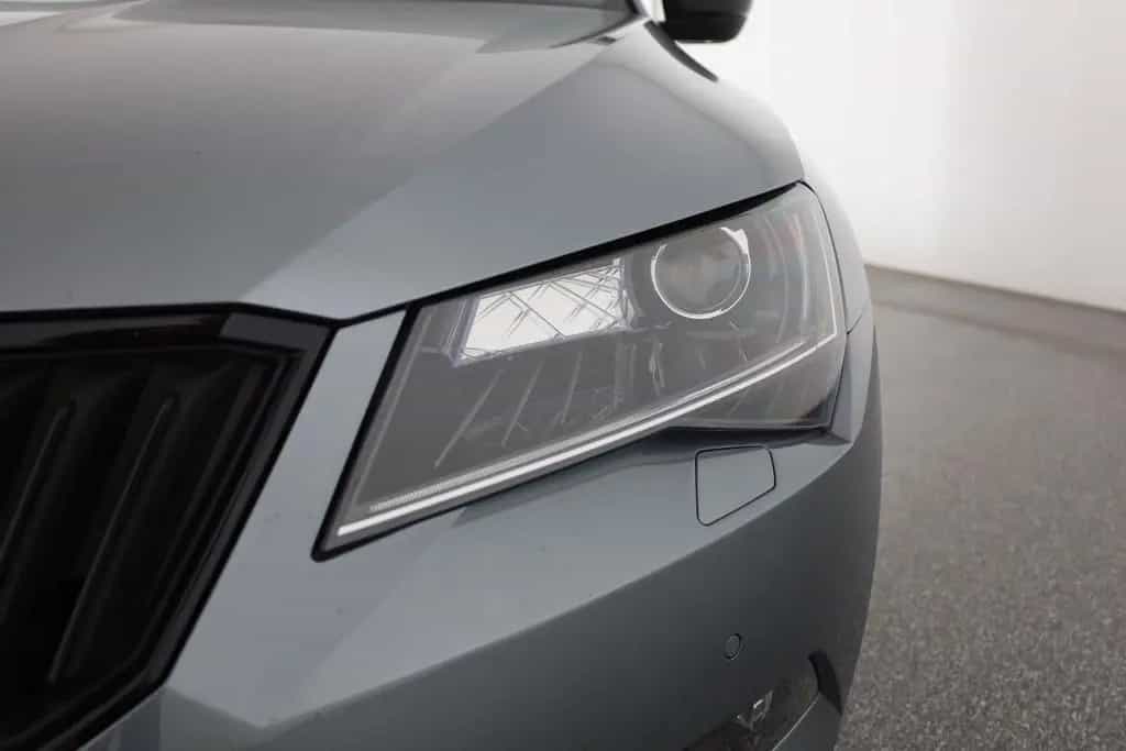 Skoda Superb Combi 1.4 TSI DSG Sportline Kamera ACC 11/2017-photo-31
