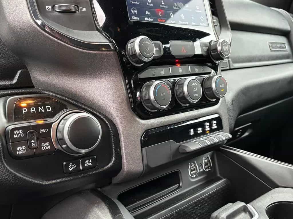 Dodge RAM 1500 5.7 Built to Serve LED 4x4 AHK Alpnie 04/2020-photo-26