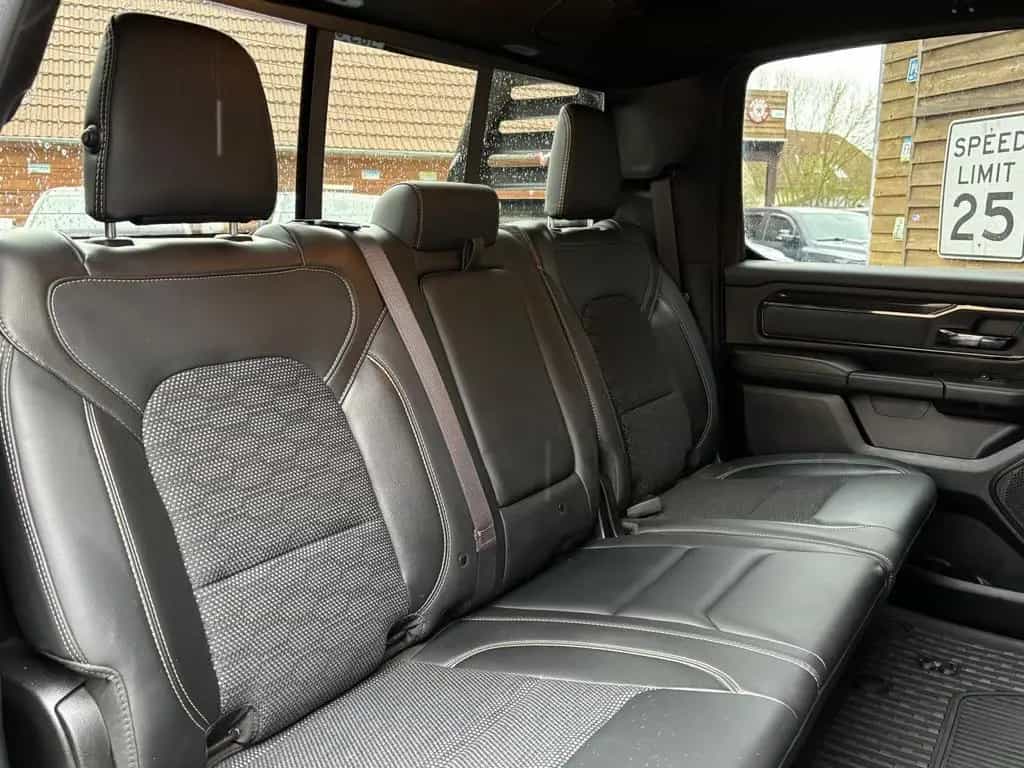 Dodge RAM 1500 5.7 Built to Serve LED 4x4 AHK Alpnie 04/2020-photo-29