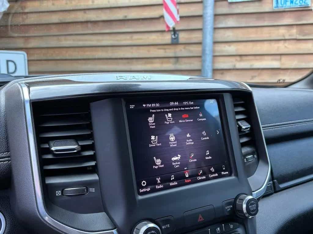 Dodge RAM 1500 Laramie Sport LED AHK Memory 4x4 12/2019-photo-23