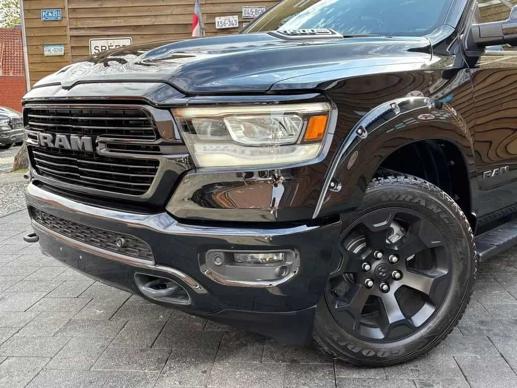 Dodge RAM 1500 Laramie Sport LED AHK Memory 4x4 12/2019-photo-5