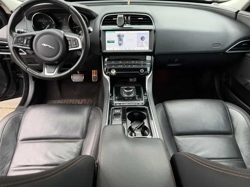 Jaguar XE 2019 05/2019-photo-0