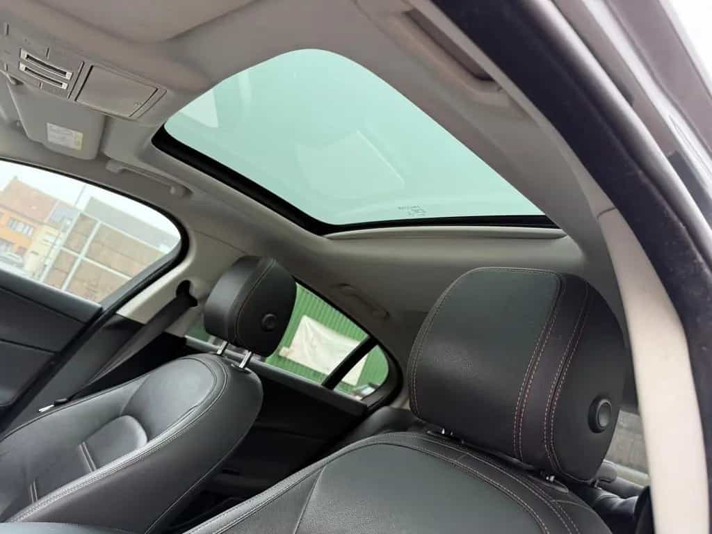 Jaguar XE 2019 05/2019-photo-3