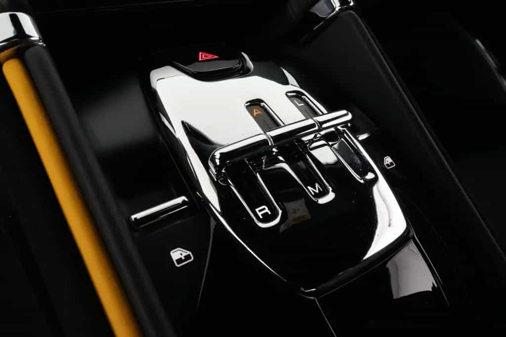 Ferrari Roma MagneRide - Scuderia Ferrari Shields 08/2024-photo-21