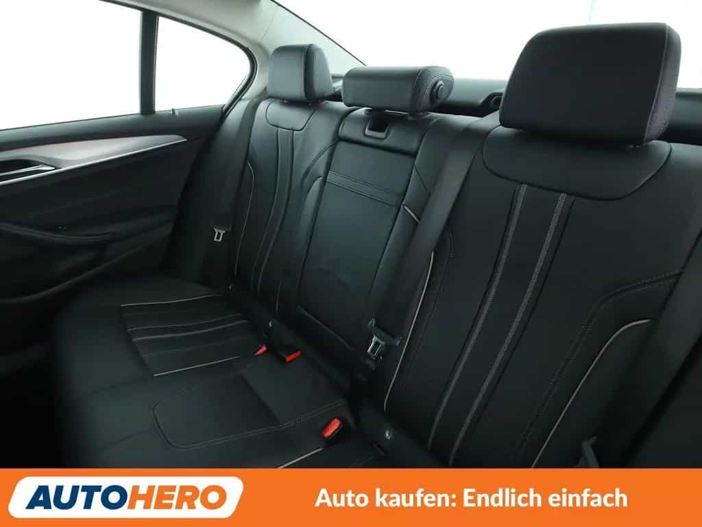 BMW 5 Series 520d Luxury Line Aut.*NAVI*LED*HUD*ACC*CAM*AHK* 04/2020-photo-13