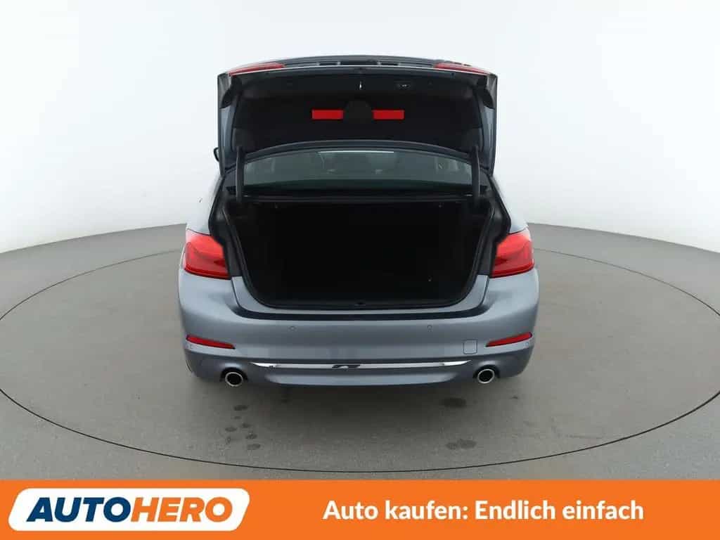 BMW 5 Series 520d Luxury Line Aut.*NAVI*LED*HUD*ACC*CAM*AHK* 04/2020-photo-16