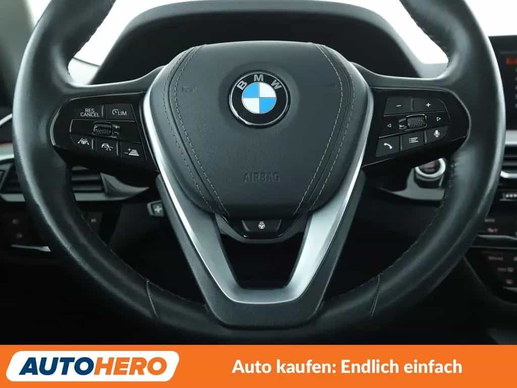 BMW 5 Series 520d Luxury Line Aut.*NAVI*LED*HUD*ACC*CAM*AHK* 04/2020-photo-18