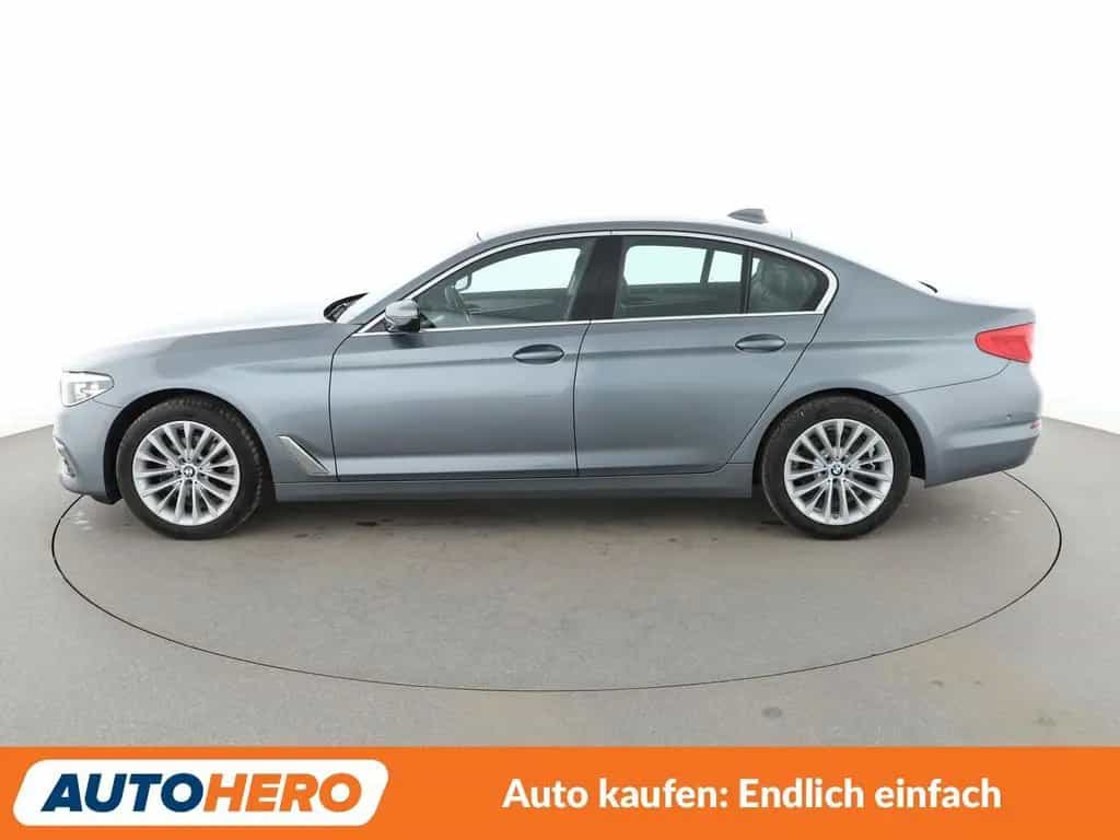 BMW 5 Series 520d Luxury Line Aut.*NAVI*LED*HUD*ACC*CAM*AHK* 04/2020-photo-2