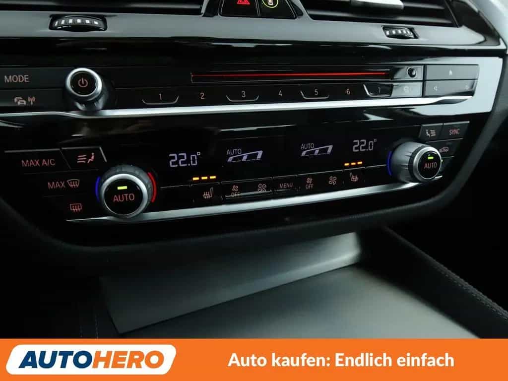 BMW 5 Series 520d Luxury Line Aut.*NAVI*LED*HUD*ACC*CAM*AHK* 04/2020-photo-22