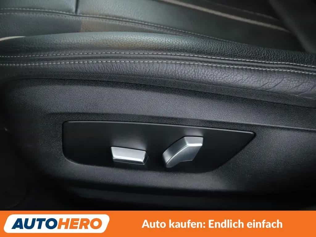 BMW 5 Series 520d Luxury Line Aut.*NAVI*LED*HUD*ACC*CAM*AHK* 04/2020-photo-26