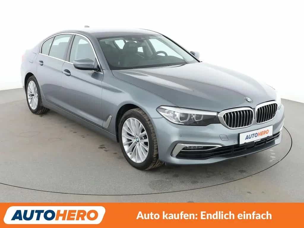 BMW 5 Series 520d Luxury Line Aut.*NAVI*LED*HUD*ACC*CAM*AHK* 04/2020-photo-7