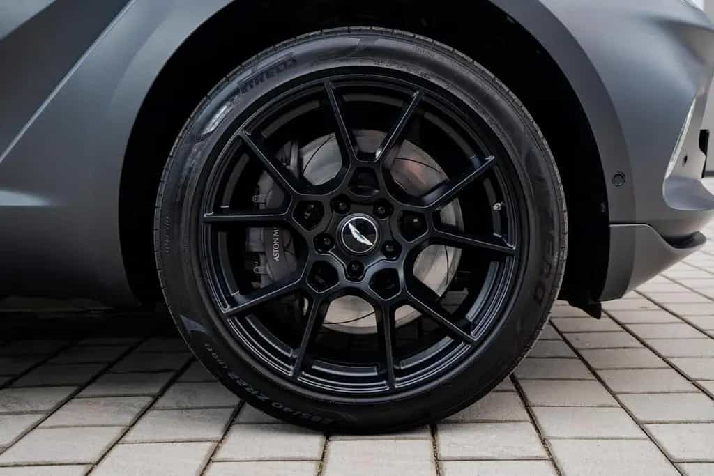 Aston Martin DBX | Q by Aston | Satin Xenon Grey 01/2022-photo-11