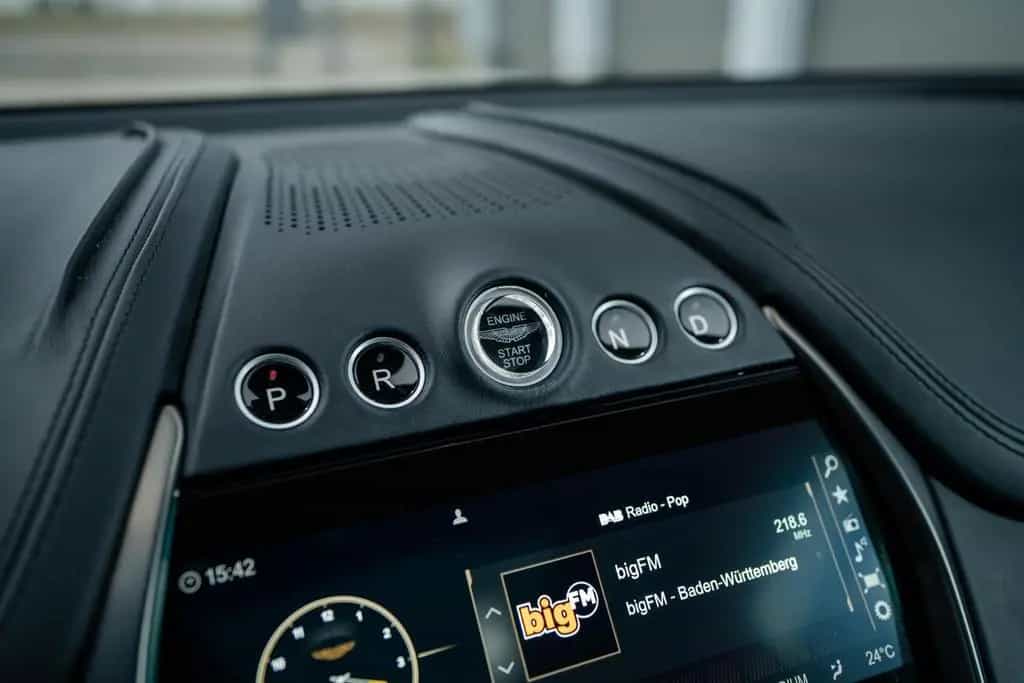 Aston Martin DBX | Q by Aston | Satin Xenon Grey 01/2022-photo-18