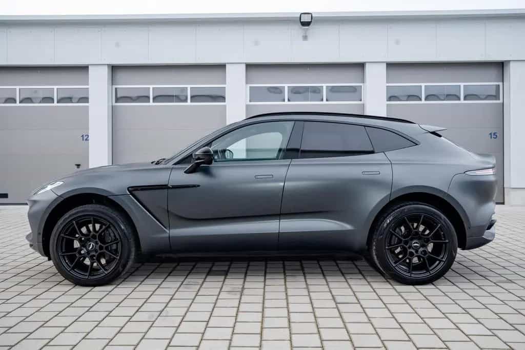 Aston Martin DBX | Q by Aston | Satin Xenon Grey 01/2022-photo-6