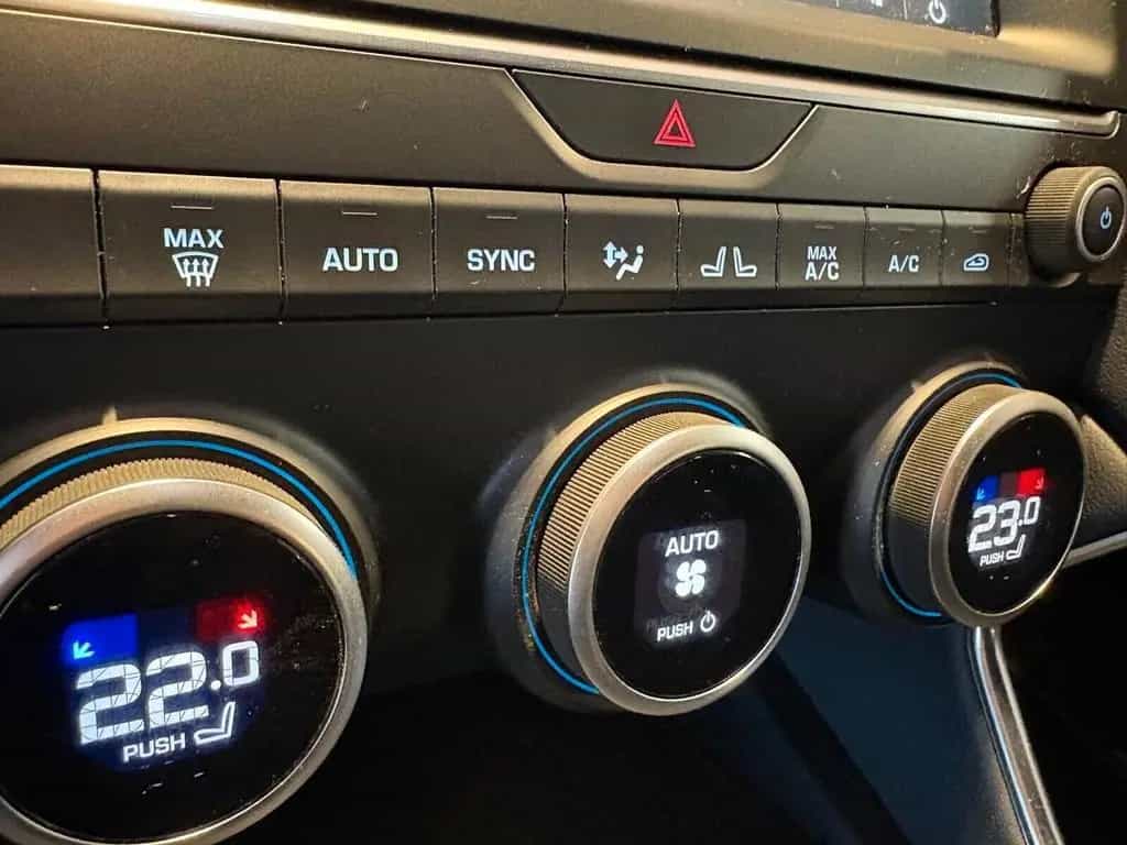 Jaguar E-Pace R-DYNAMIC S 2.0D AWD aut. 07/2020-photo-7