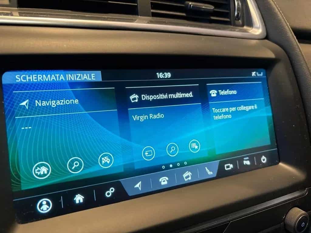 Jaguar E-Pace R-DYNAMIC S 2.0D AWD aut. 07/2020-photo-8