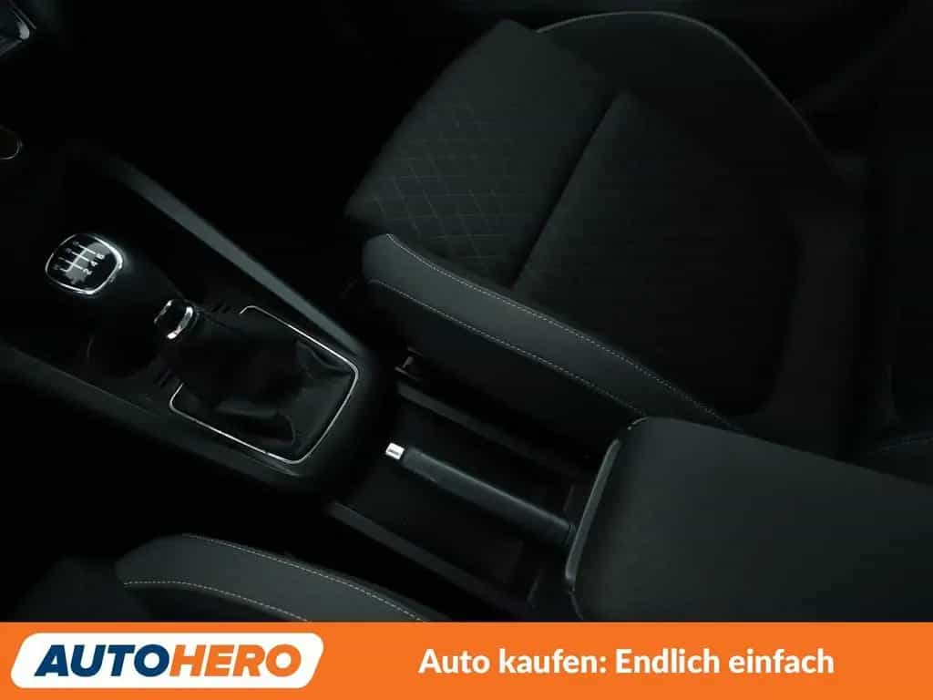 Skoda Fabia 1.2 TSI Style*TEMPO*PDC*SHZ*ALU*KLIMA* 03/2016-photo-23