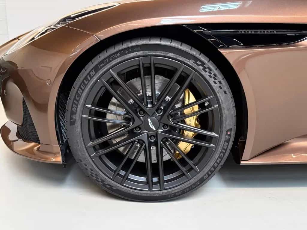 Aston Martin DB12 Coupe | Aston Martin Brussels null-photo-9
