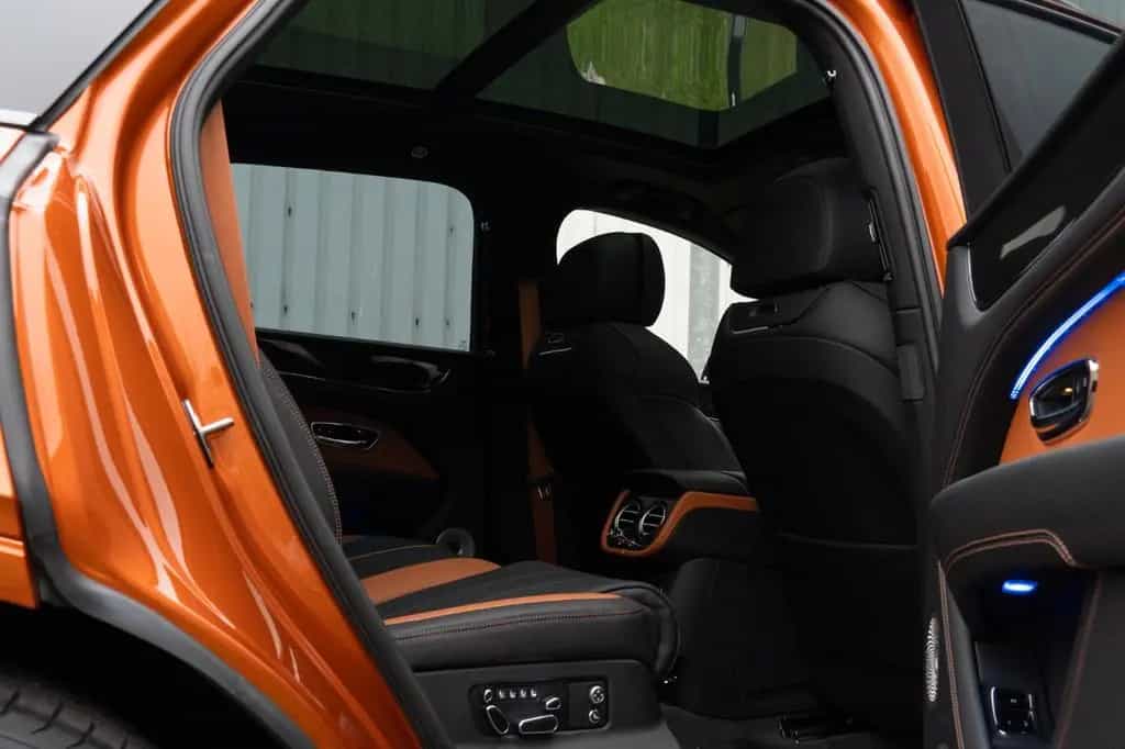 Bentley Bentayga S 4WD MASSAGE.MATRIX.ACC.AHK NEUZUSTAND 12/2024-photo-29